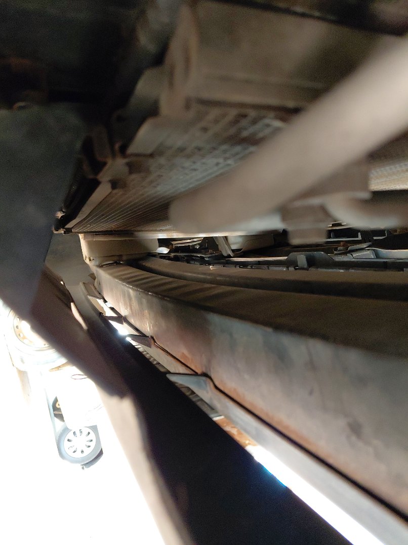 Toyota Hiace  2013 image