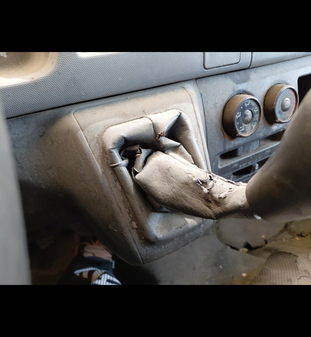 Toyota Hiace  2013 image