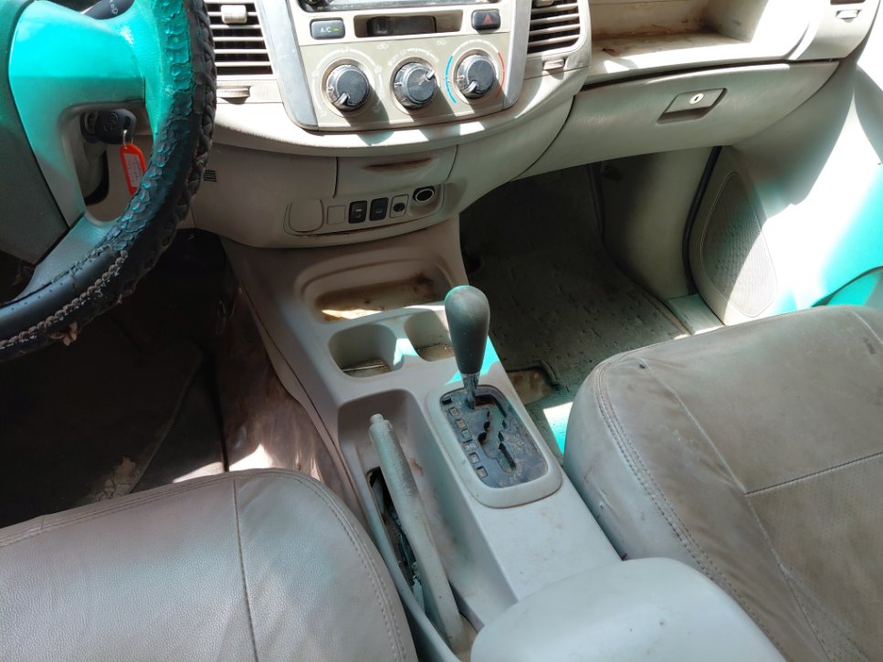 تويوتا انوفا  2013 image