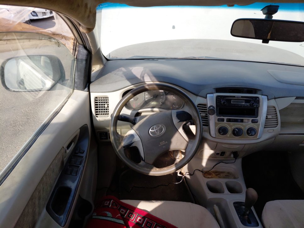 تويوتا انوفا  2012 image