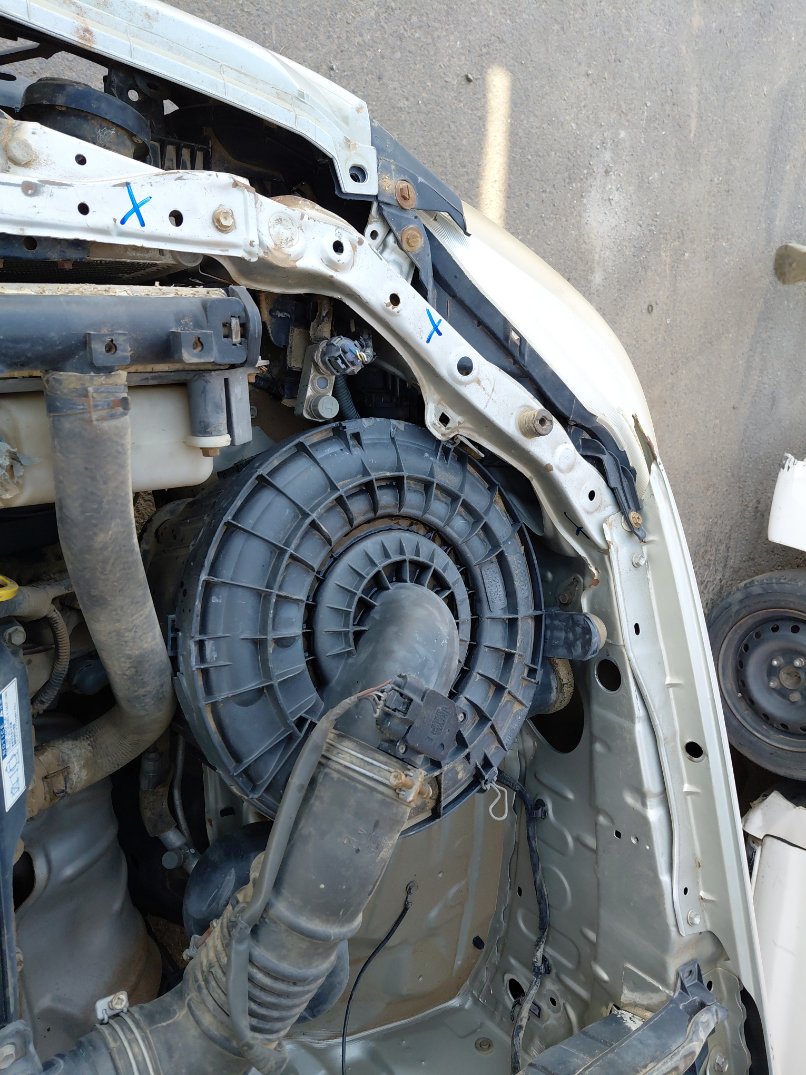 تويوتا انوفا  2012 image