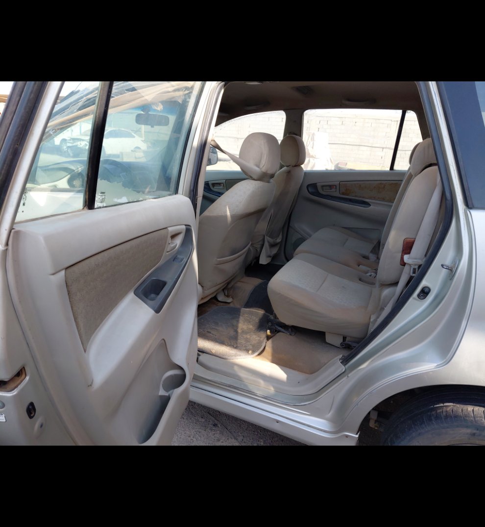 تويوتا انوفا  2012 image