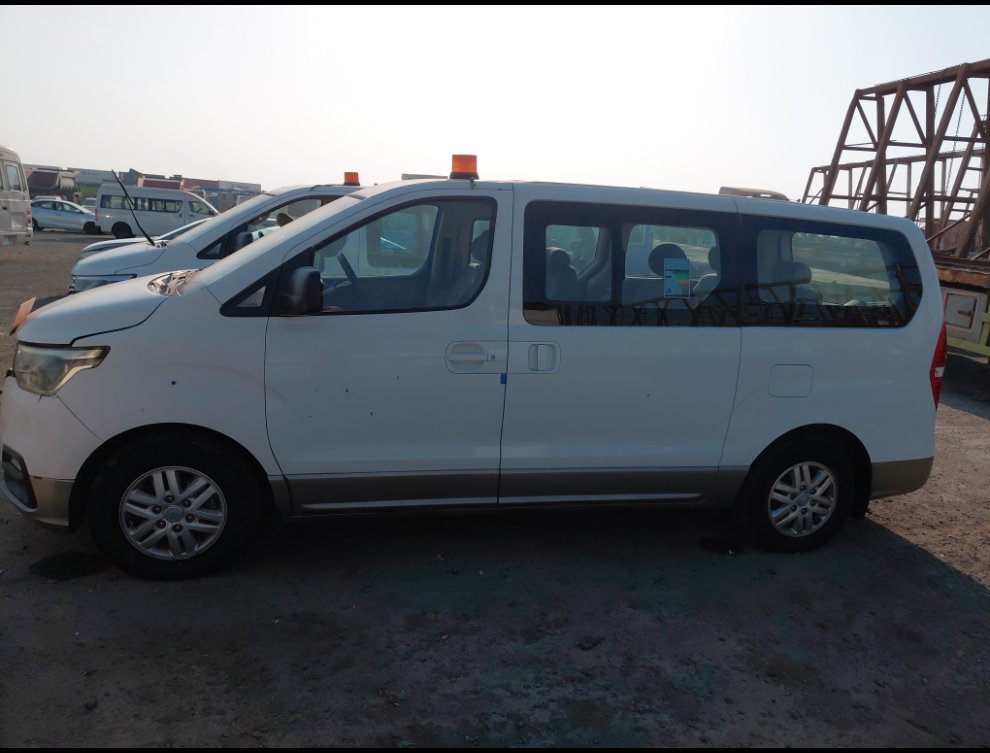 Hyundai H1  2021 image