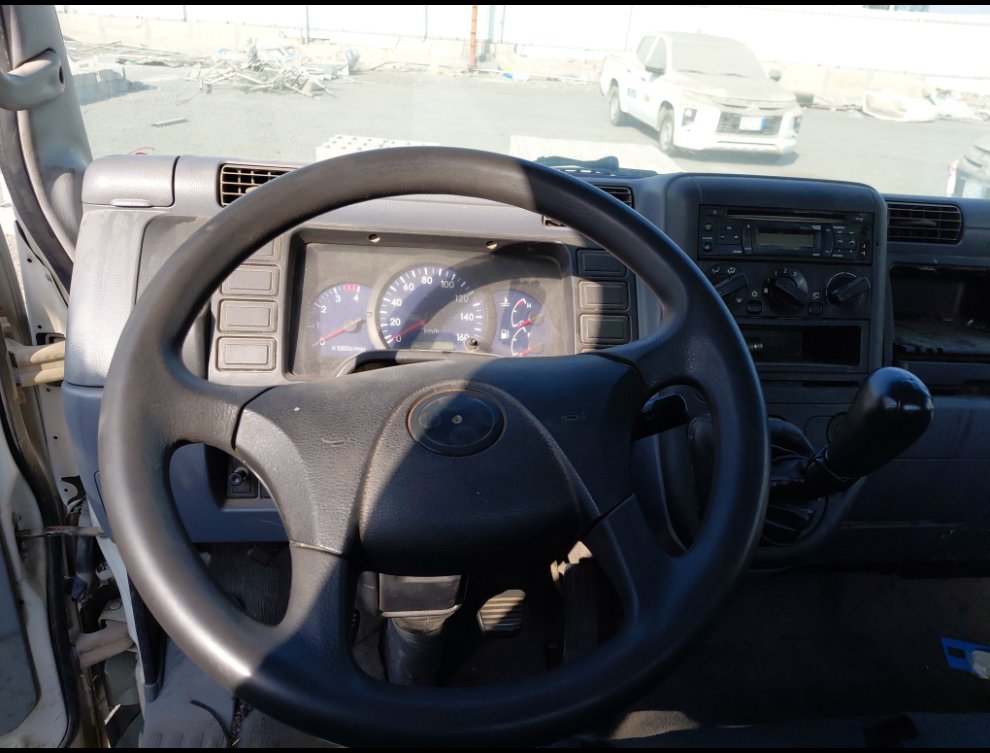 Mitsubishi Canter FUSO 2015 image