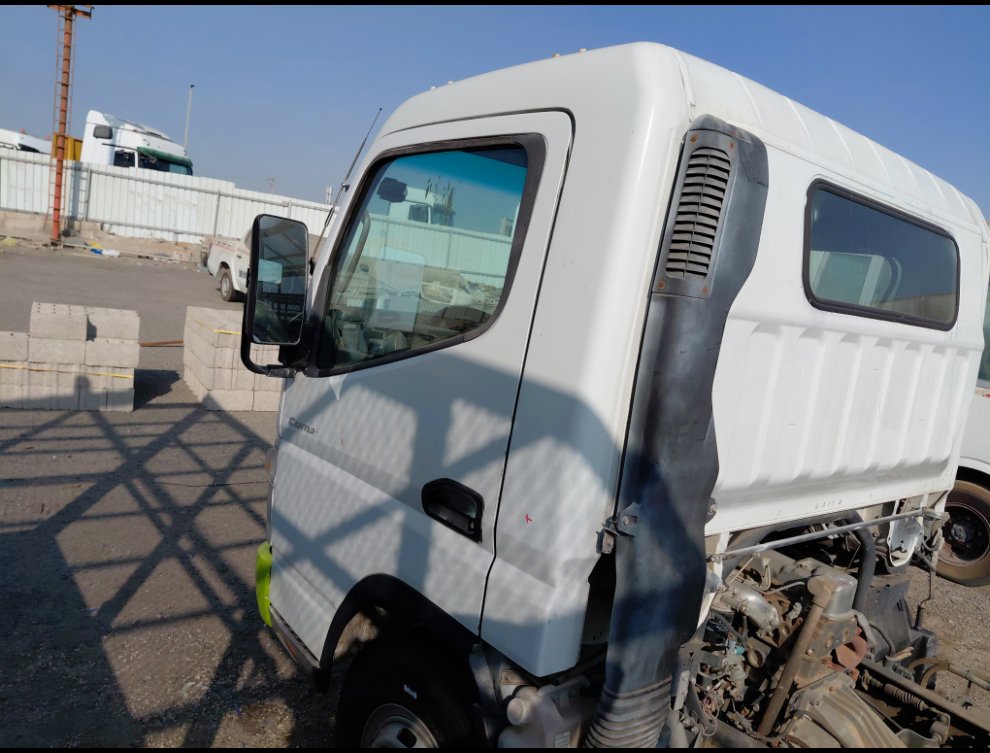 Mitsubishi Canter FUSO 2015 image