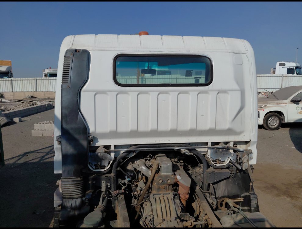 Mitsubishi Canter FUSO 2015 image