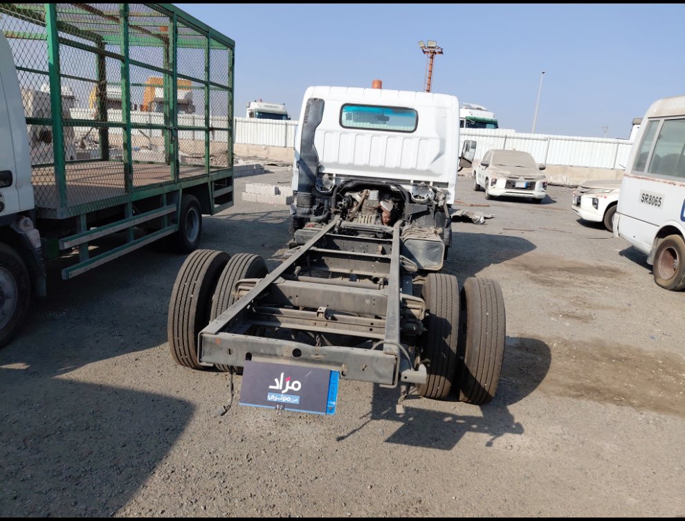 Mitsubishi Canter FUSO 2015 image