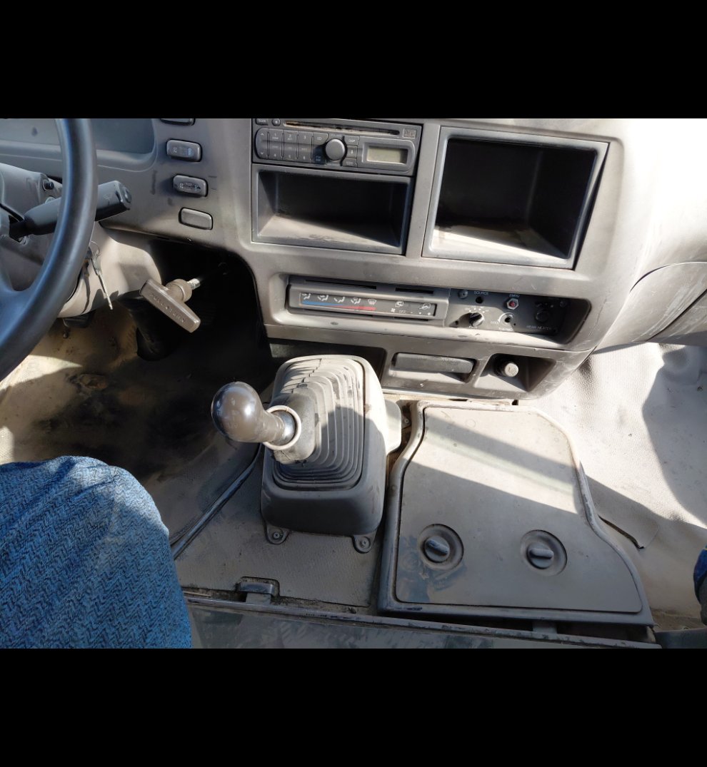 Mitsubishi Rosa FUSO 2013 image