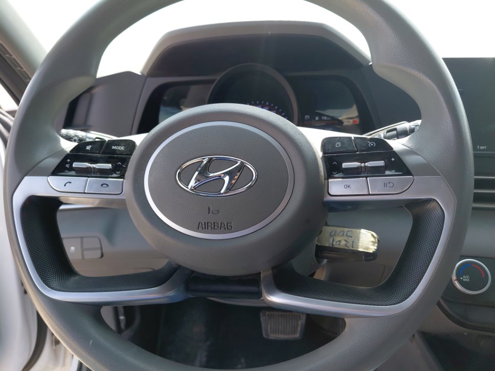 Hyundai Elantra  2021 image