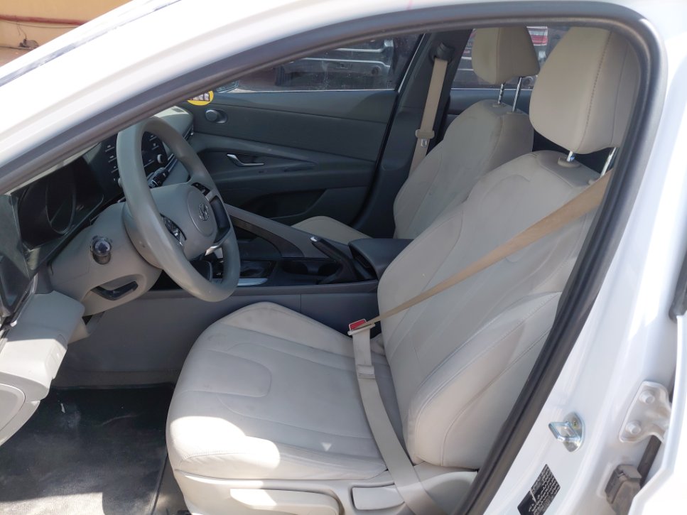 Hyundai Elantra  2021 image