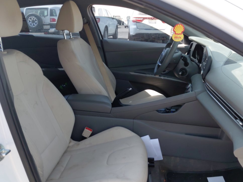 Hyundai Elantra  2021 image