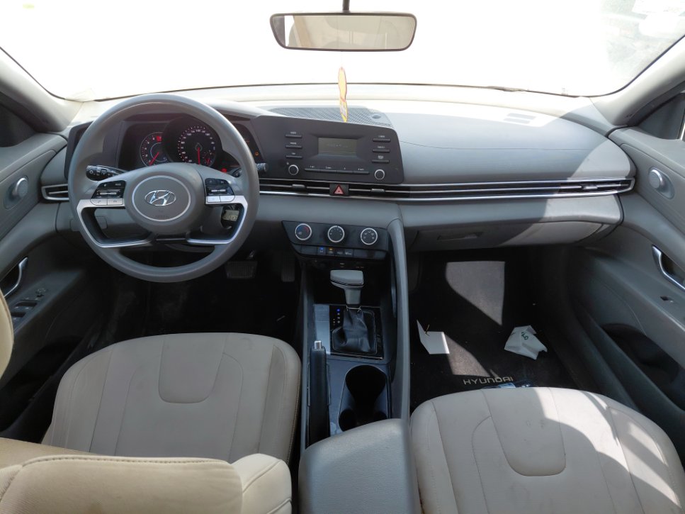 Hyundai Elantra  2021 image