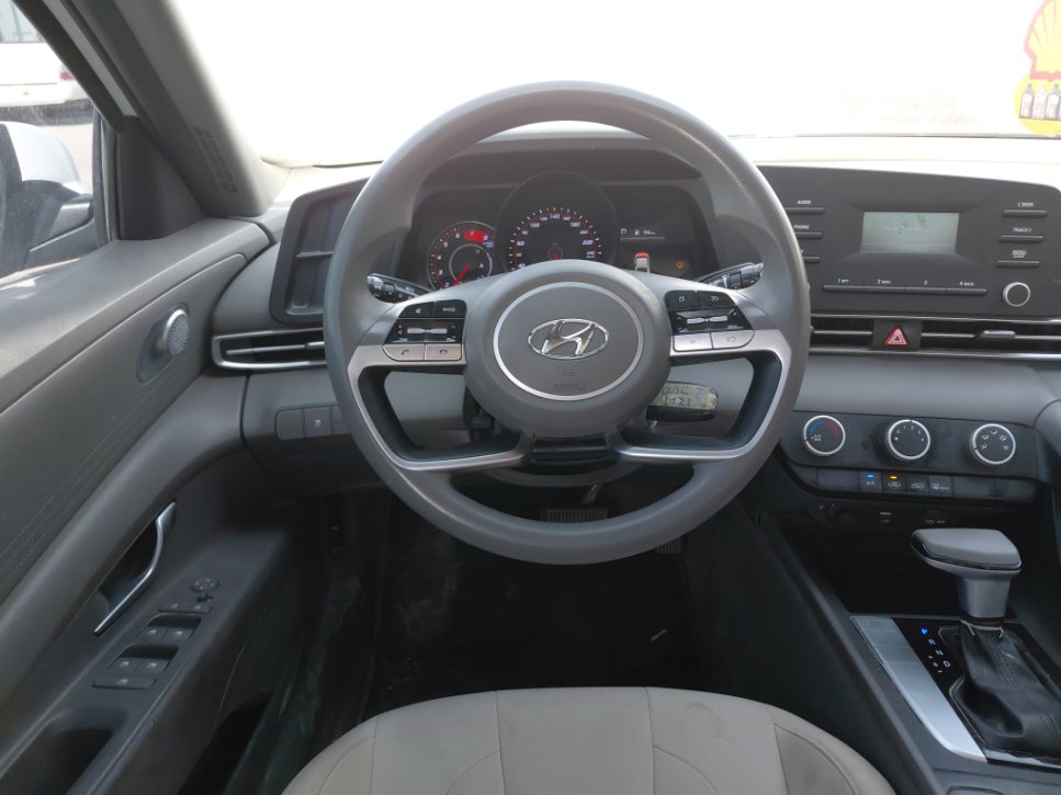 Hyundai Elantra  2021 image