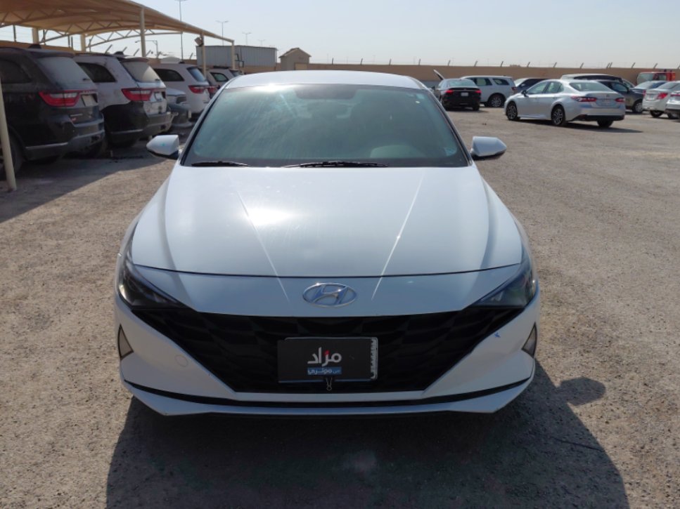 Hyundai Elantra  2021