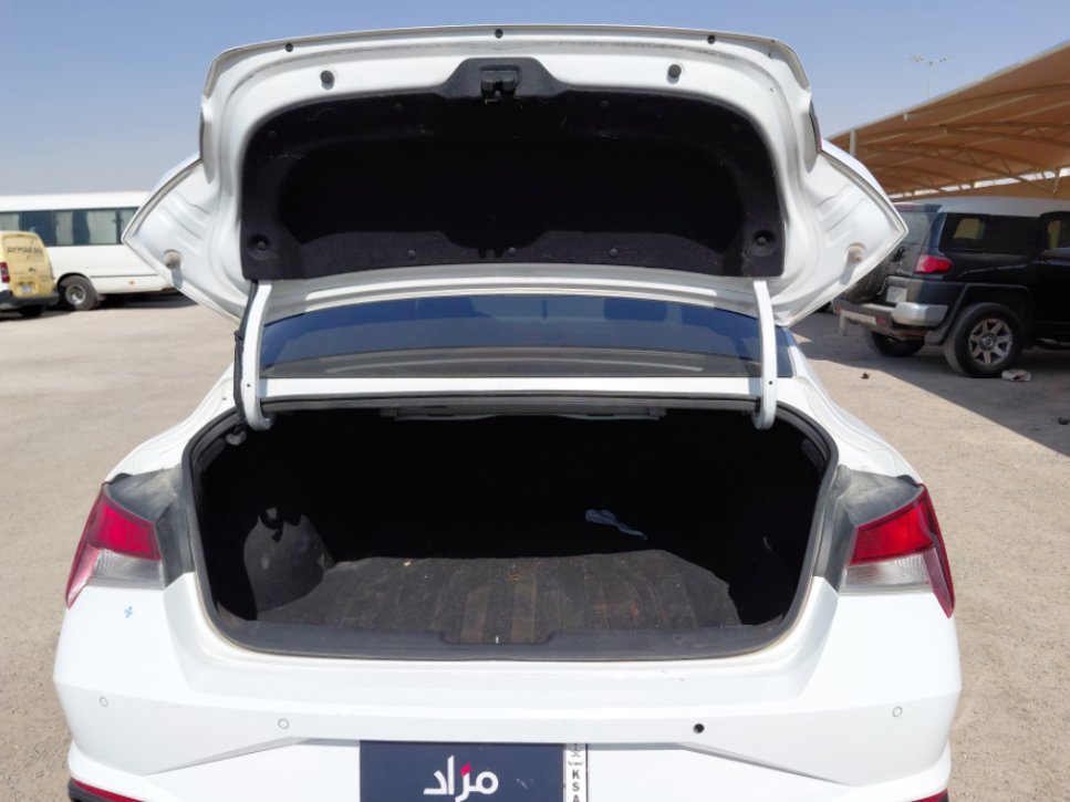 Hyundai Elantra  2021 image