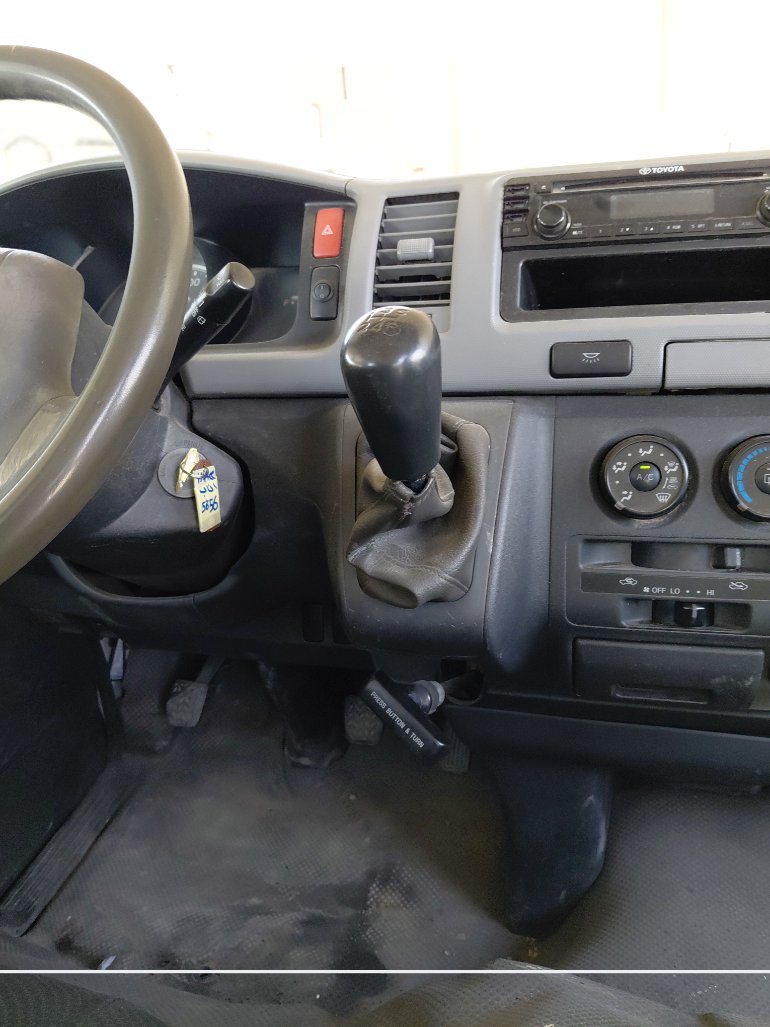 تويوتا هايس باص  2013 image