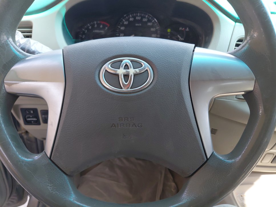 Toyota Innova  2014 image
