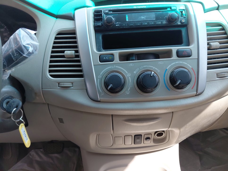 Toyota Innova  2014 image