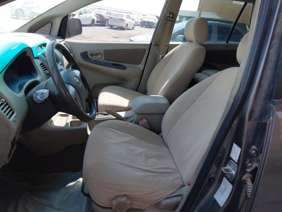 Toyota Innova  2014 image
