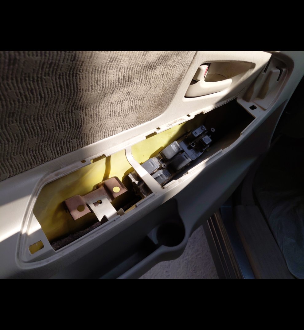 Toyota Innova  2014 image