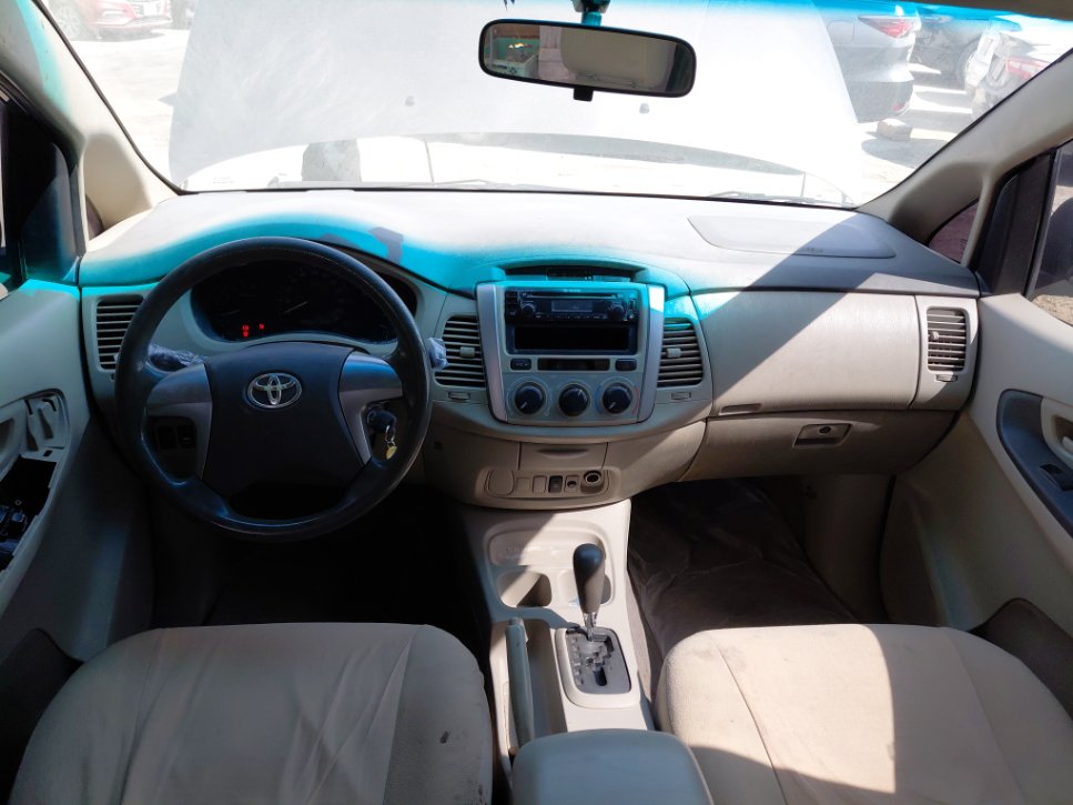 Toyota Innova  2014 image