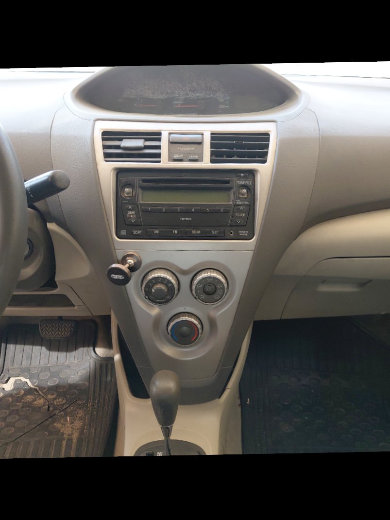 Toyota Yaris  2013 image