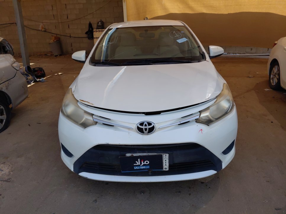 تويوتا يارس  2015