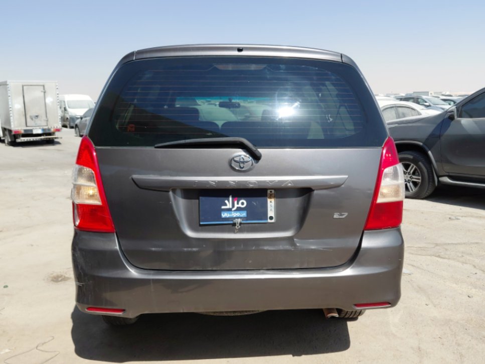 Toyota Innova  2014 image