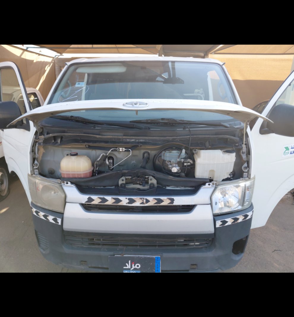 Toyota Hiace Van  2015 image