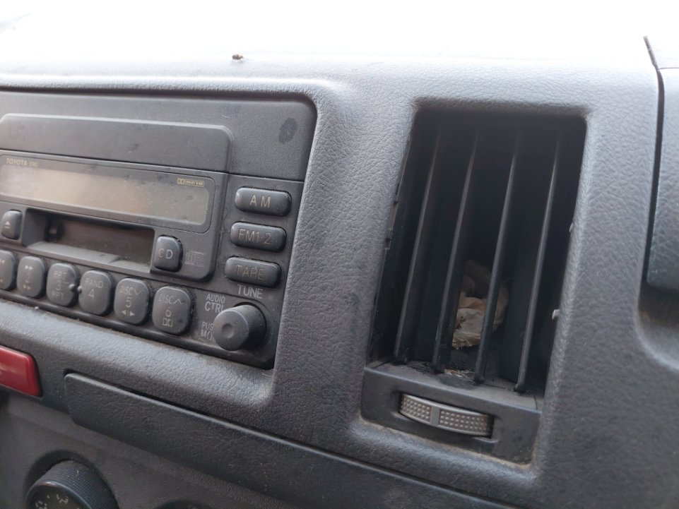 Toyota Hiace Van  2015 image