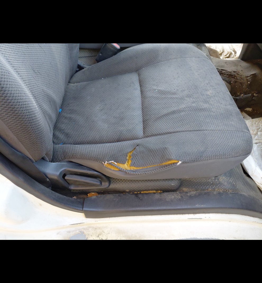 Toyota Hiace Van  2015 image