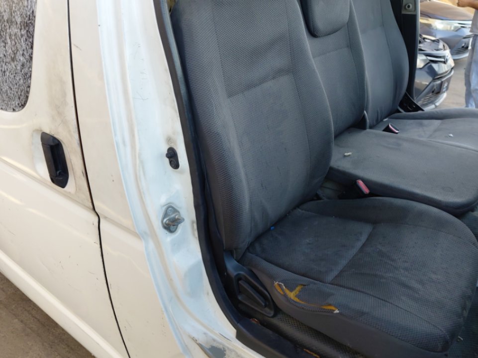 Toyota Hiace Van  2015 image