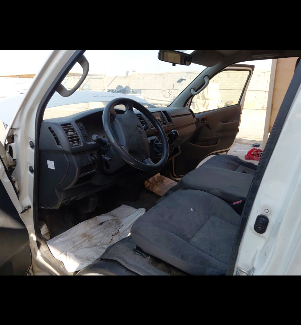 Toyota Hiace Van  2015 image