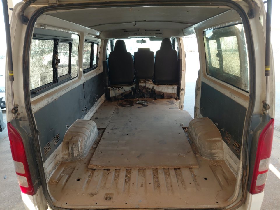 Toyota Hiace Van  2015 image