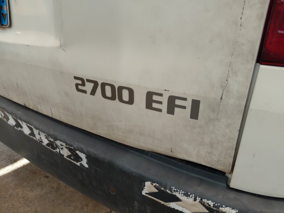 Toyota Hiace Van  2015 image