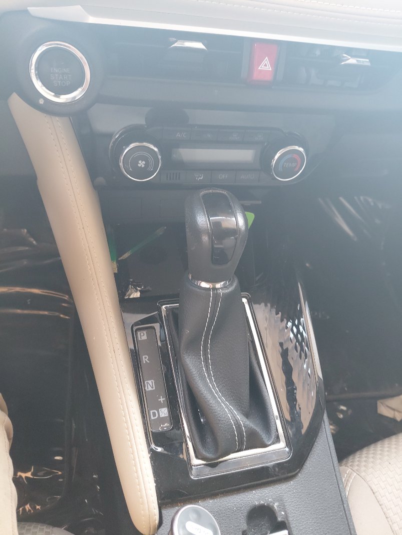 تويوتا يارس SD YX 2024 image