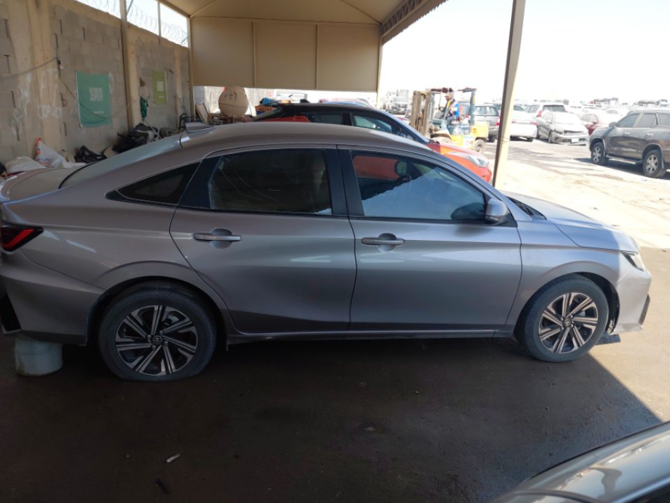 تويوتا يارس SD YX 2024 image