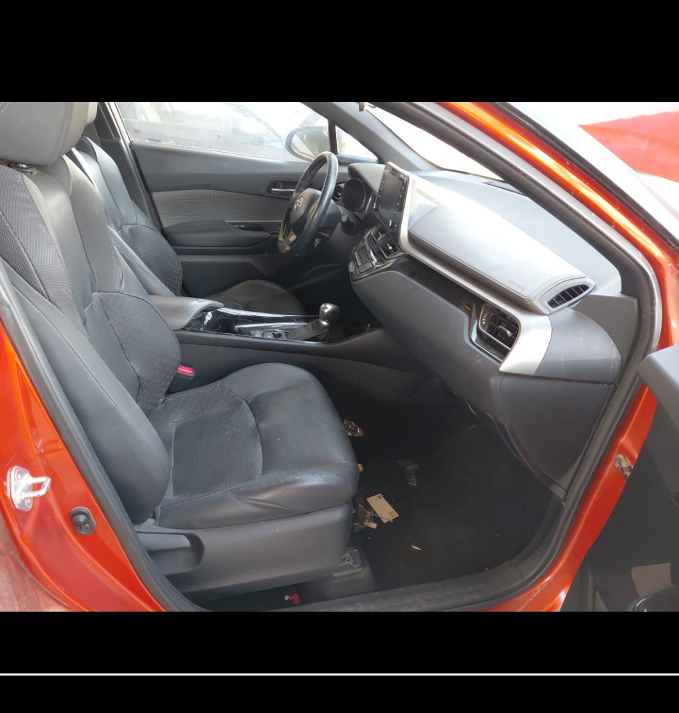 تويوتا سي اتش ار UTILITY 2020 image