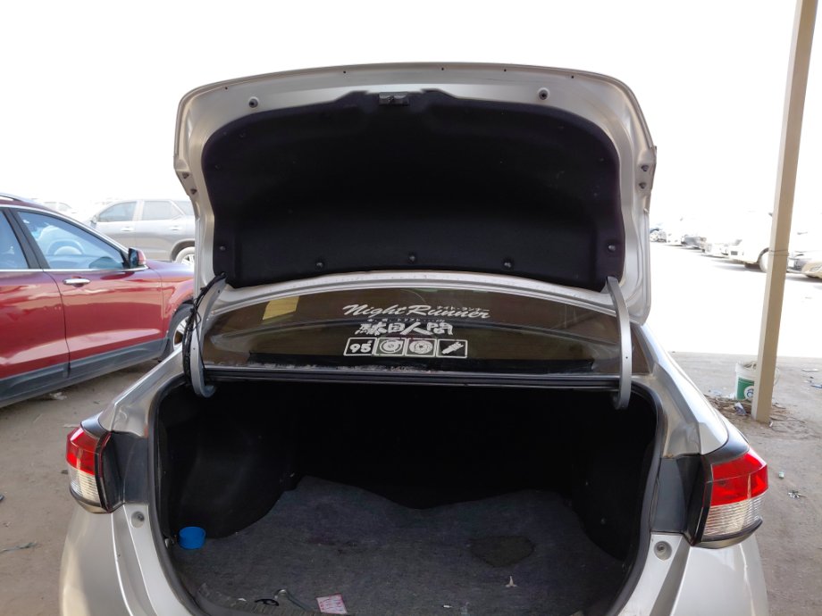 تويوتا يارس Y SD 2019 image