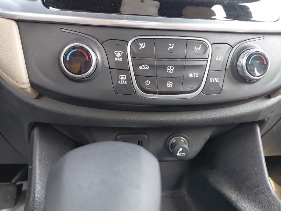 Chevrolet  Traverse  2022 image