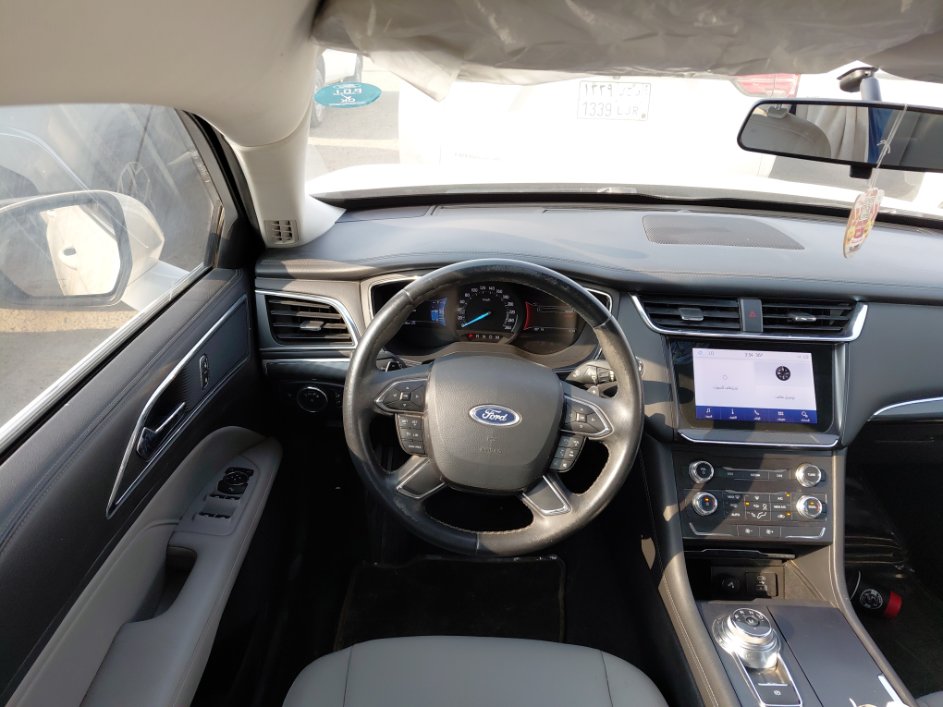 Ford Taurus  2022 image