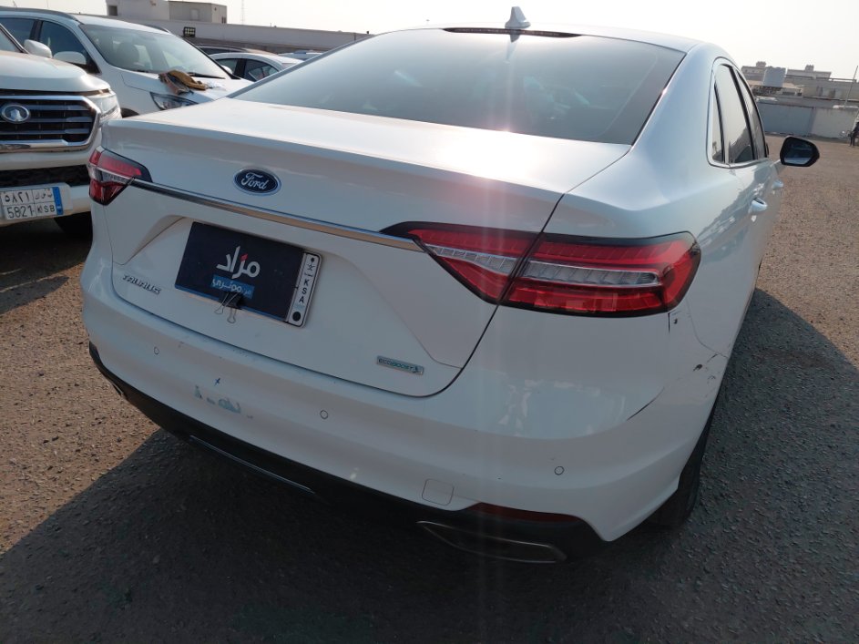 Ford Taurus  2022 image