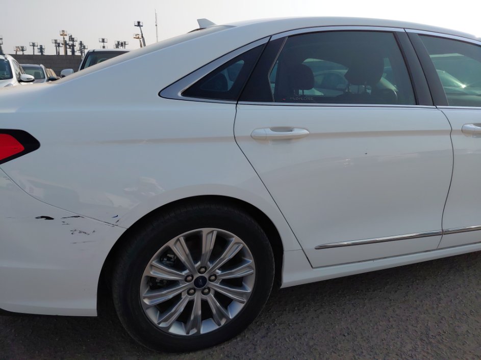 Ford Taurus  2022 image