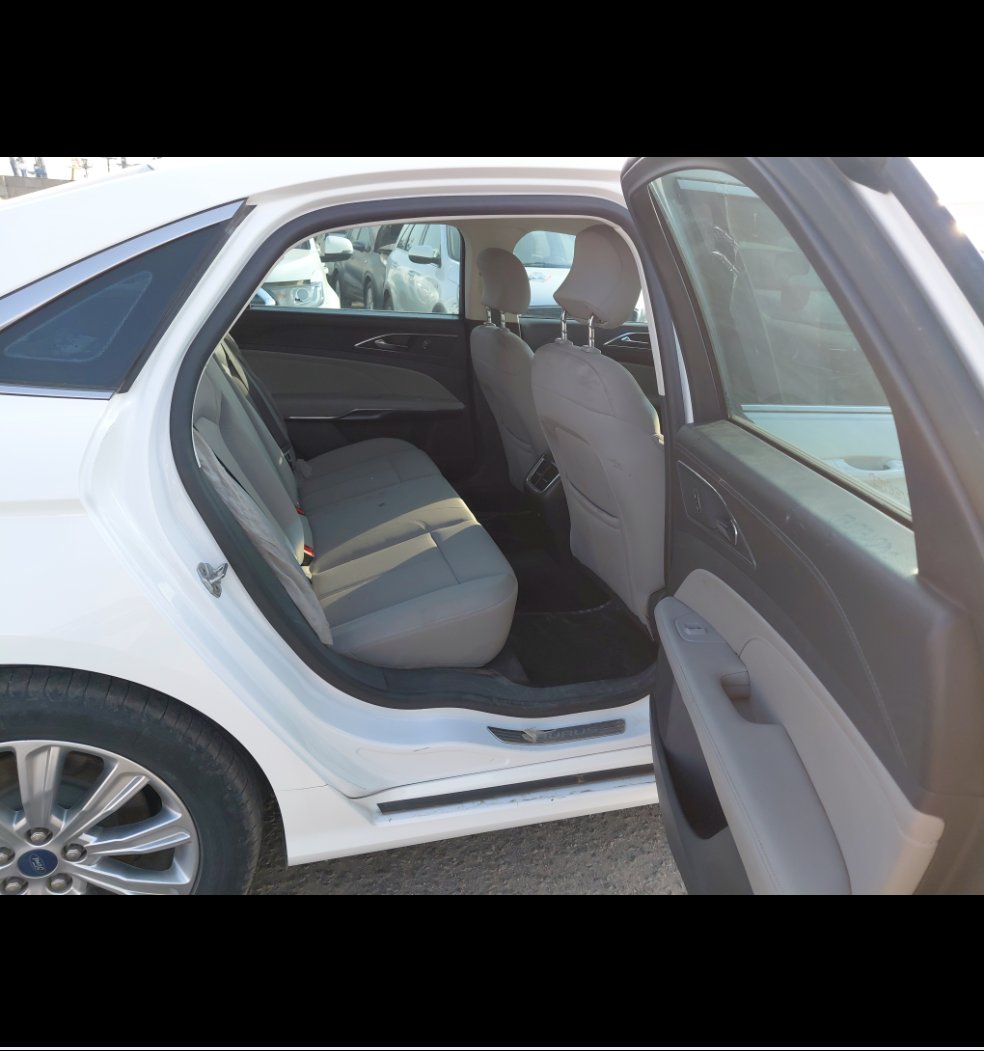 Ford Taurus  2022 image