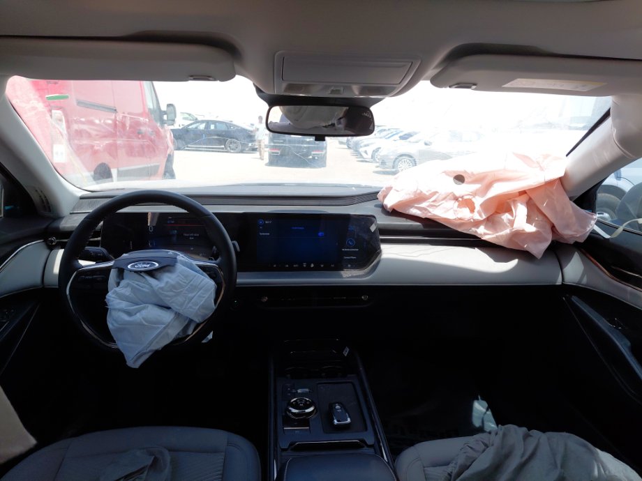 Ford Taurus  2024 image