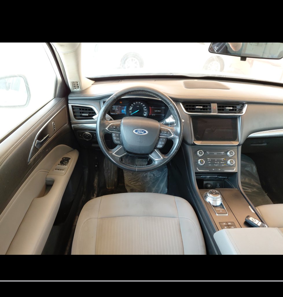 Ford Taurus  2022 image