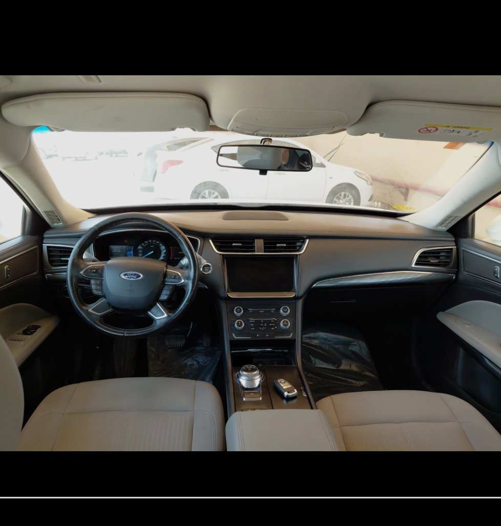 Ford Taurus  2022 image