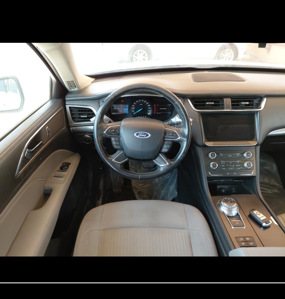 Ford Taurus  2022 image