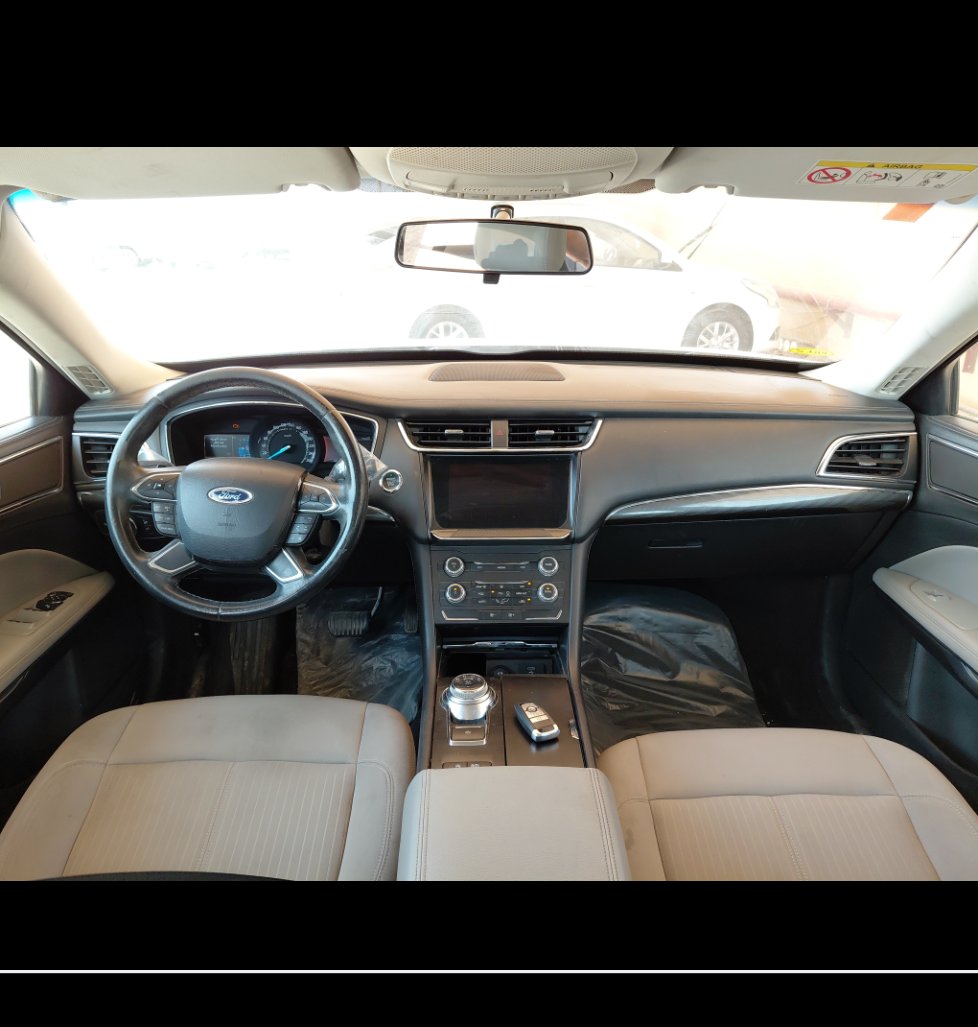 Ford Taurus  2022 image