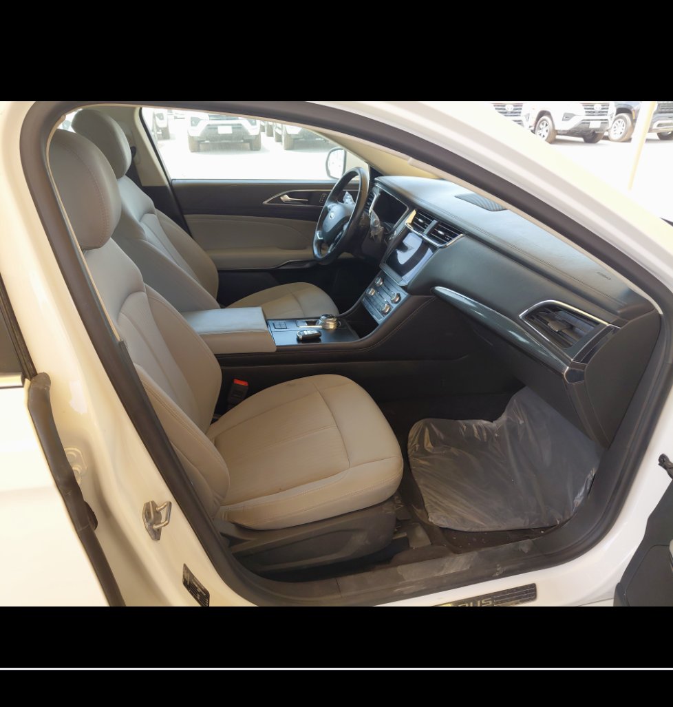 Ford Taurus  2022 image